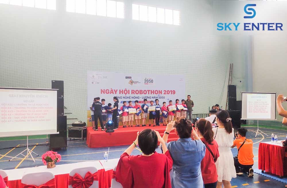 CUNG CẤP THIẾT BỊ SỰ KIỆN NGÀY HỘI ROBOTHON 2019